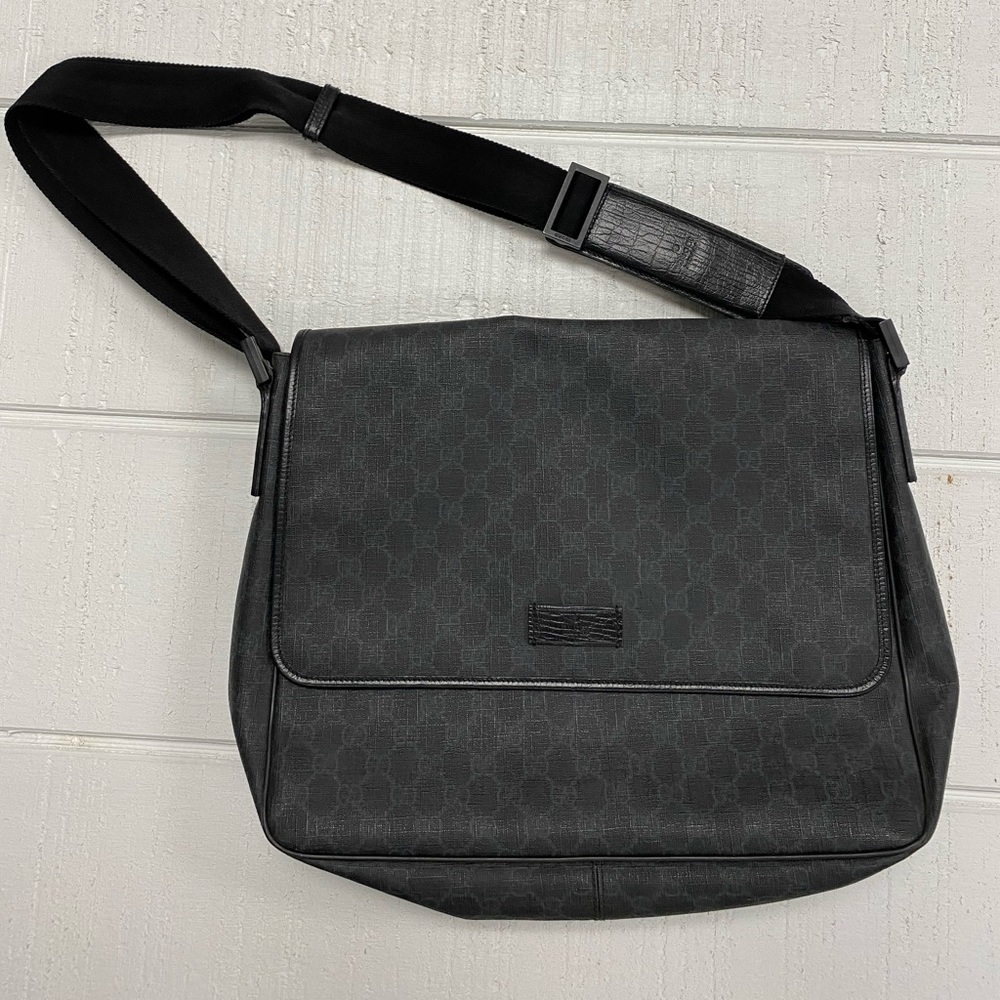 **Gucci** Authentic GG Messenger/Shoulder bag